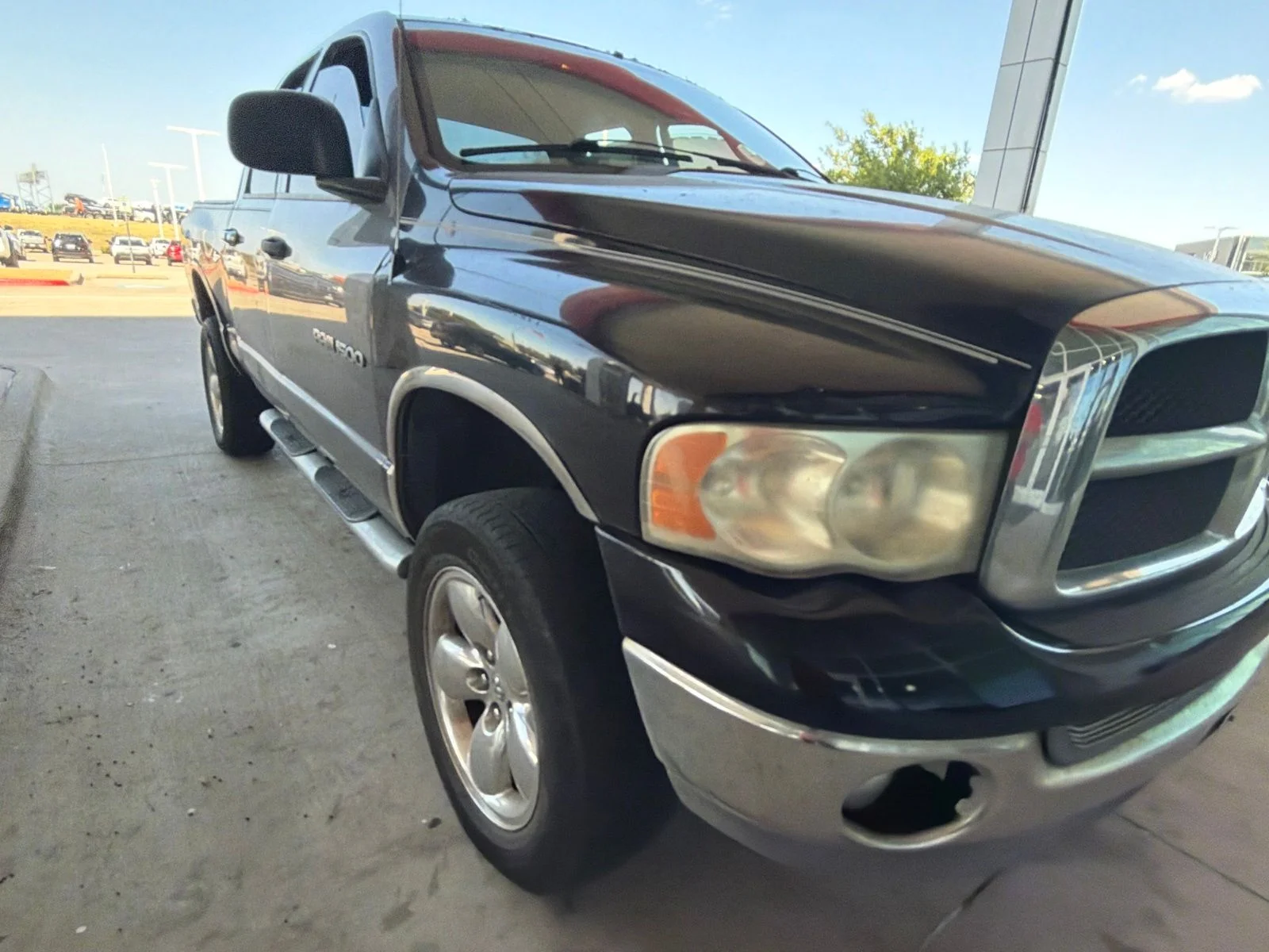 Used 2005 Blue Dodge SLT image 23