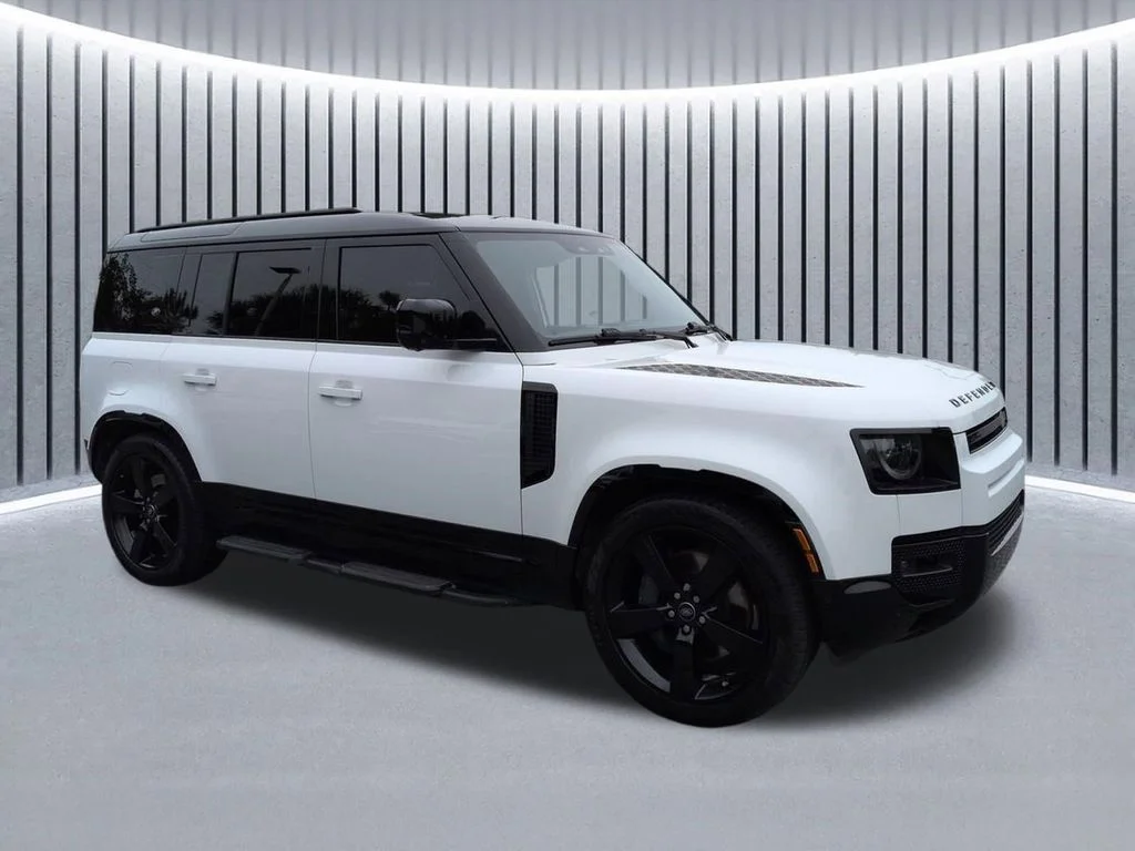 Used 2024  Land Rover X-Dynamic SE image 8