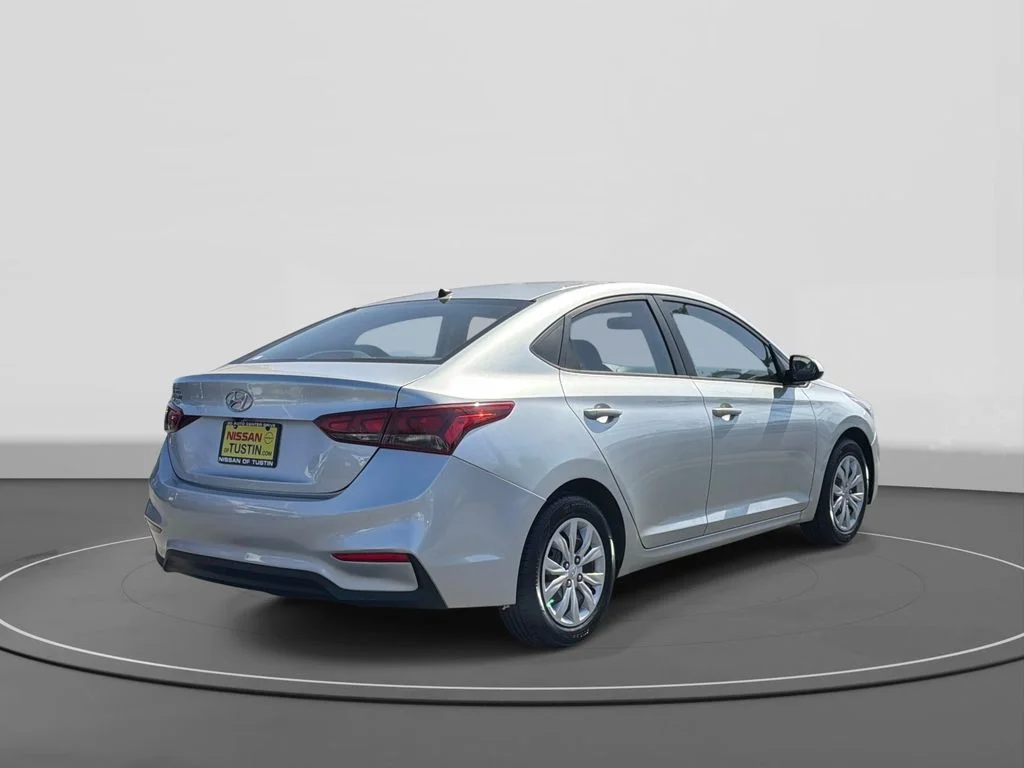 Used 2020 Olympus Silver Hyundai SE image 5