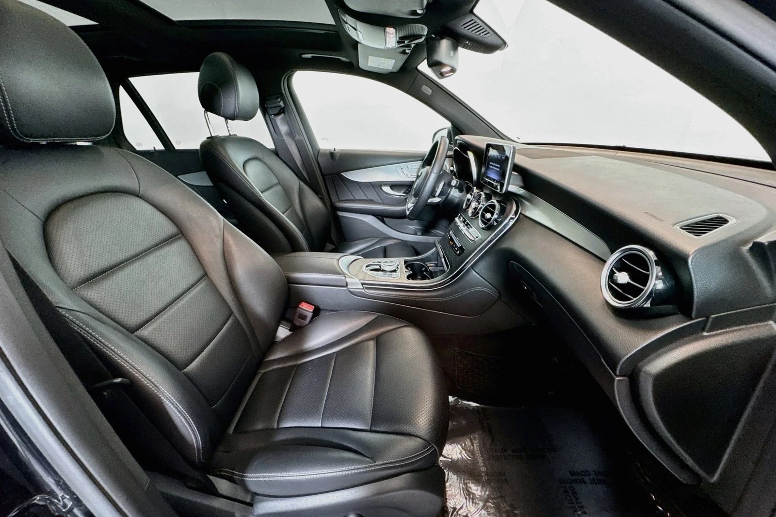 Used 2019 Black Mercedes-Benz GLC 300 image 27