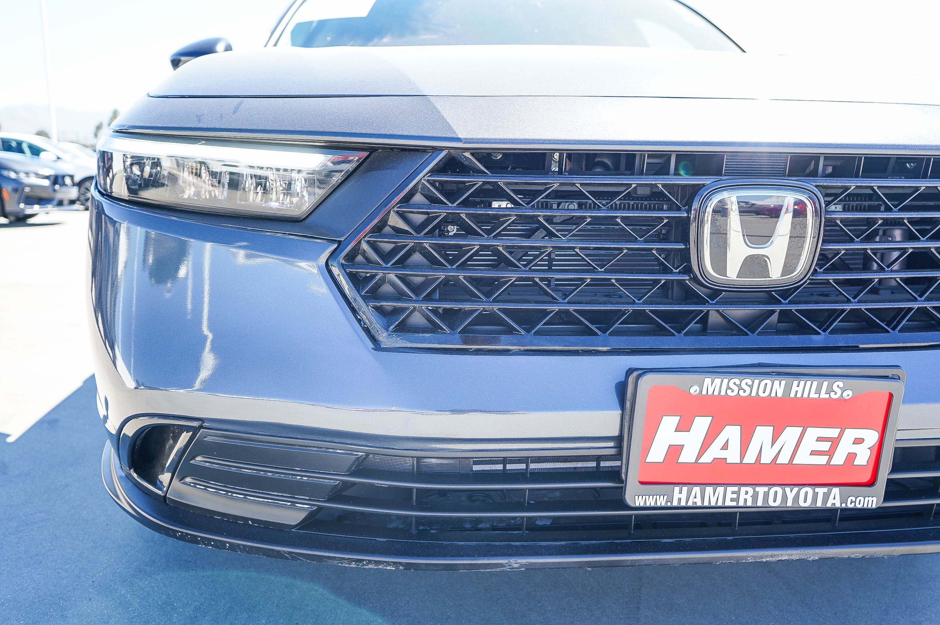 Used 2025 Meteorite Gray Metallic Honda SE image 11