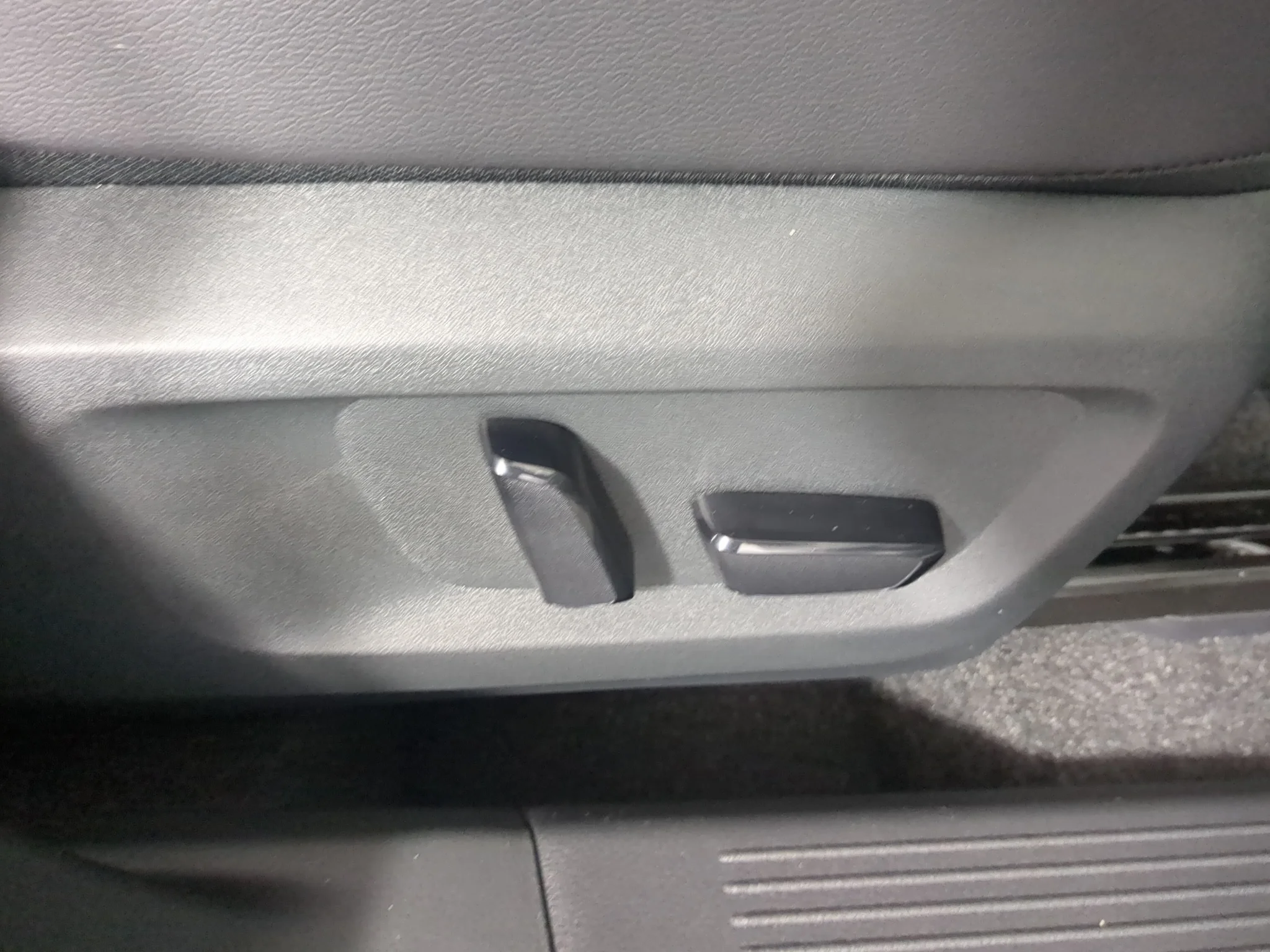 New 2027 Boulder Gray Pearl Nissan Rock Creek image 21