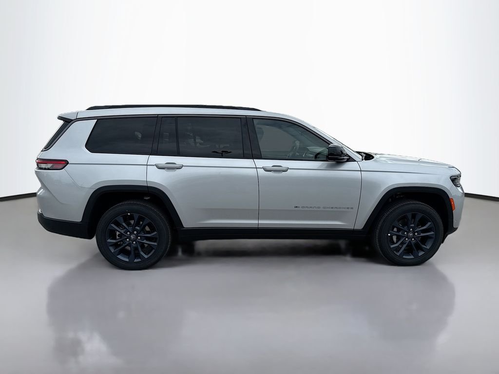 New 2026 Silver Zynith Exterior Paint Jeep 85th Anniversary Edition image 3