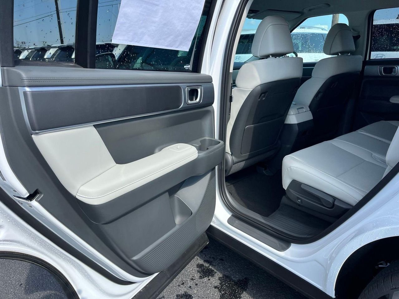 New 2027 White Hyundai SEL image 17