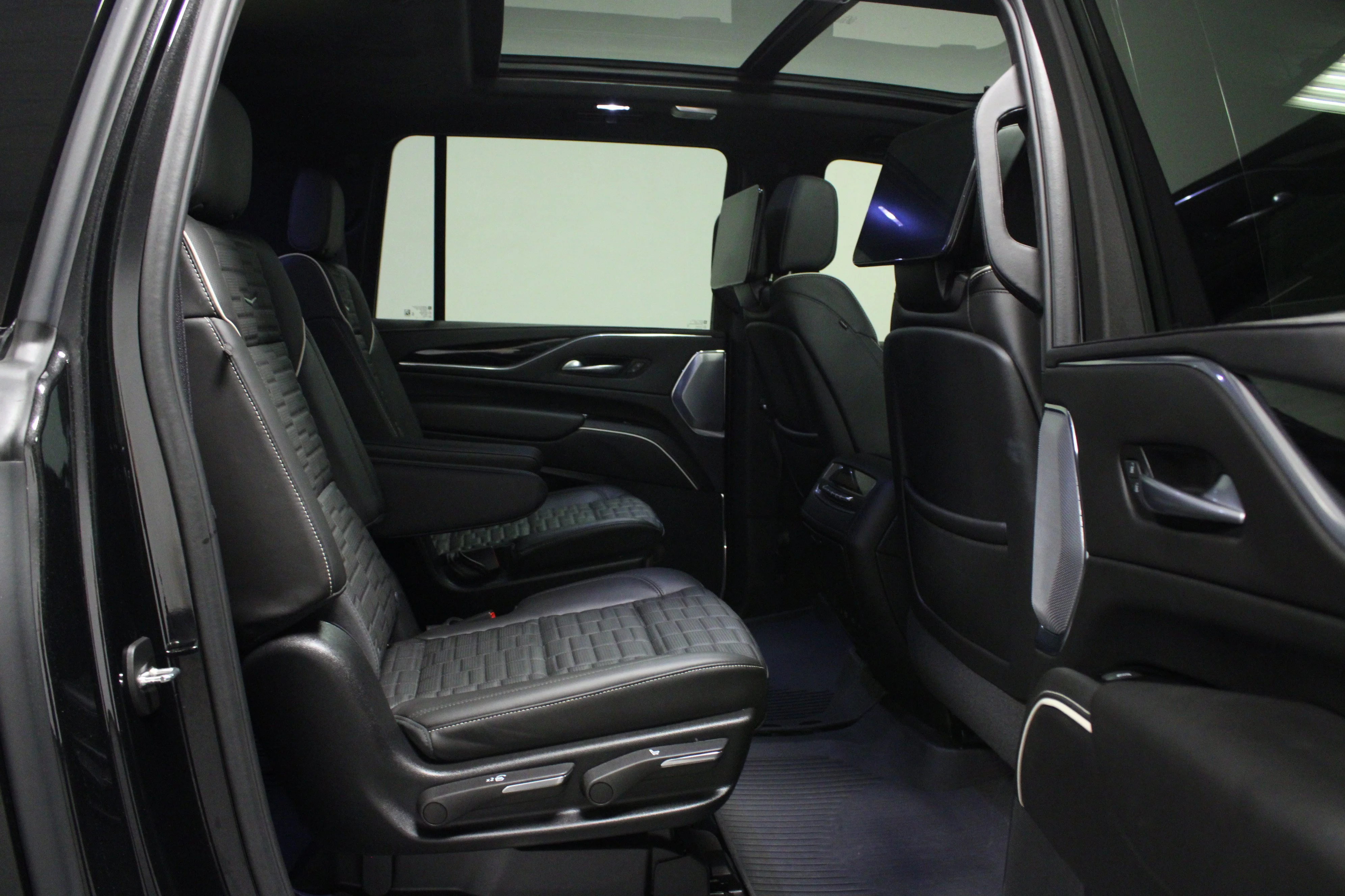 Used 2024 Black Diamond Tricoat Cadillac AWD V-Series image 17