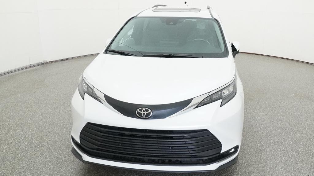New 2026 Wind Chill Pearl Toyota XLE image 40