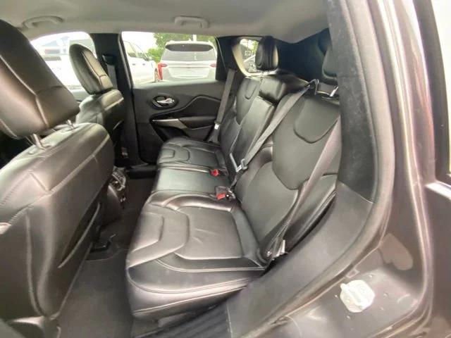 Used 2021 Gray Jeep Latitude Lux image 15