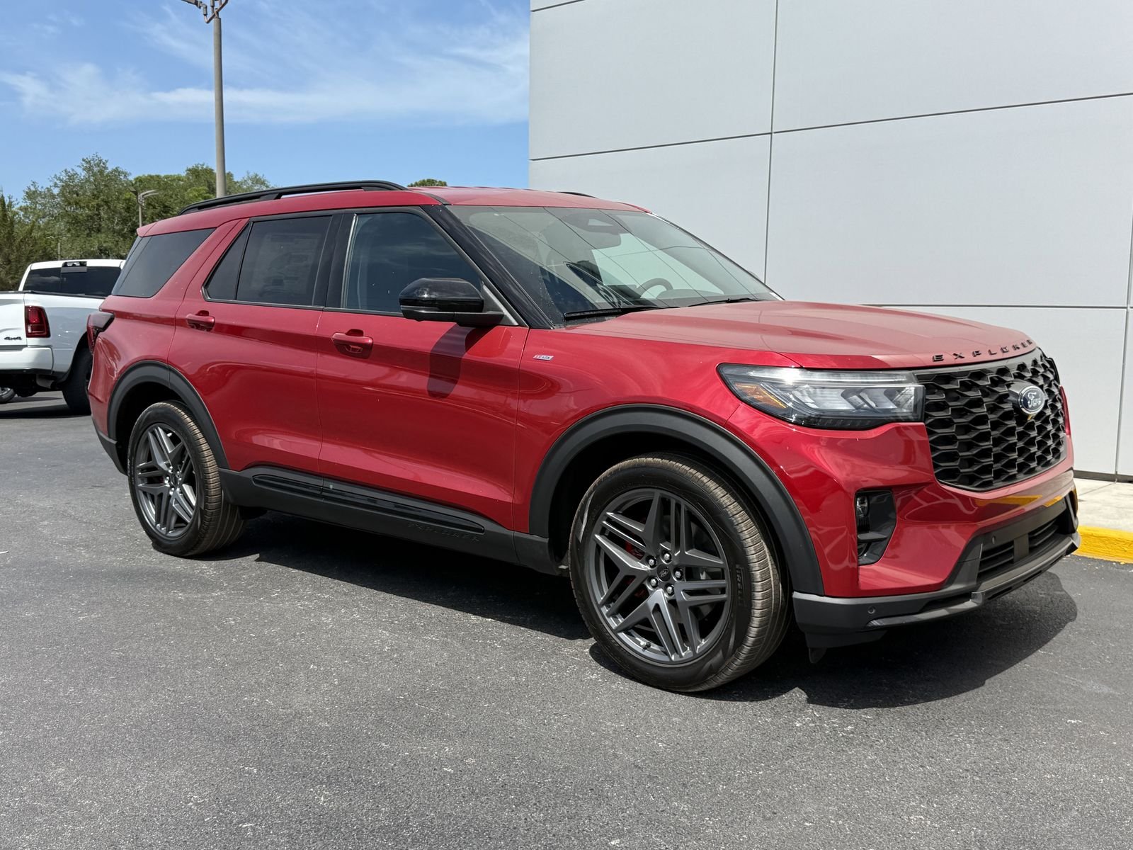New 2026 Rapid Red Metallic Tinted Clearcoat Ford ST-Line image 2