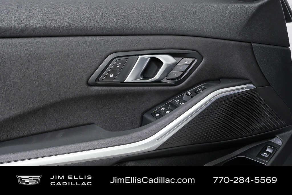 2025 BMW 3 Series 330i - Photo 6