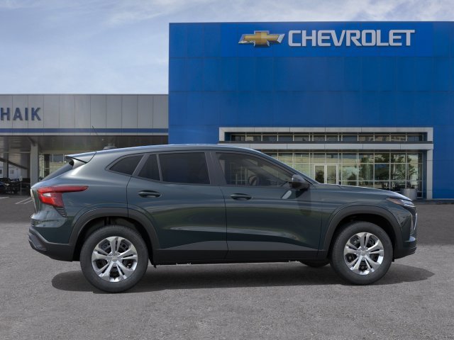 2026 Chevrolet Trax photo 5 of 32