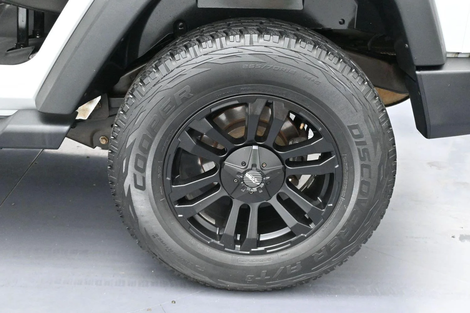 Used 2015 Bright White Clearcoat Jeep Sport image 31