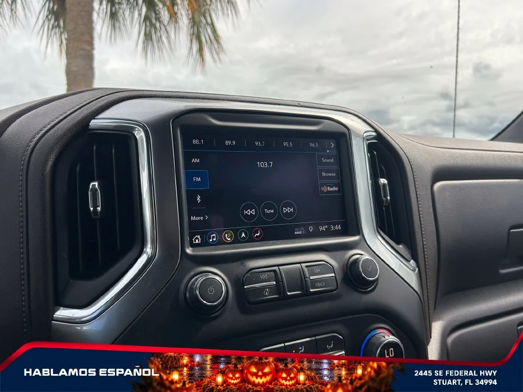 Used 2019 IRIDESCENT PEARL TRICOAT Chevrolet LTZ image 31
