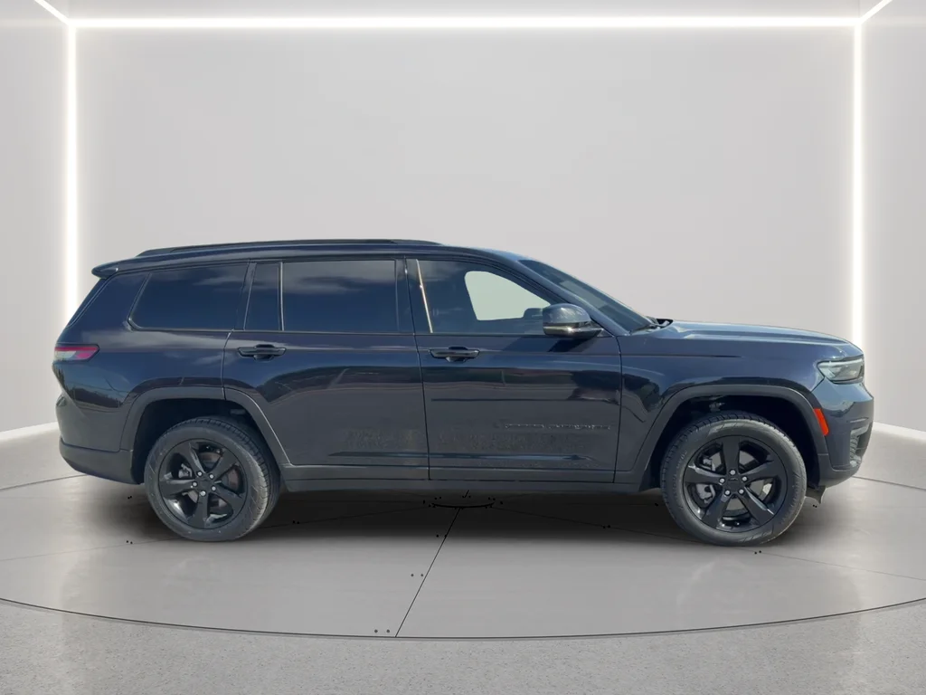 Used 2024 Black Jeep Limited image 4