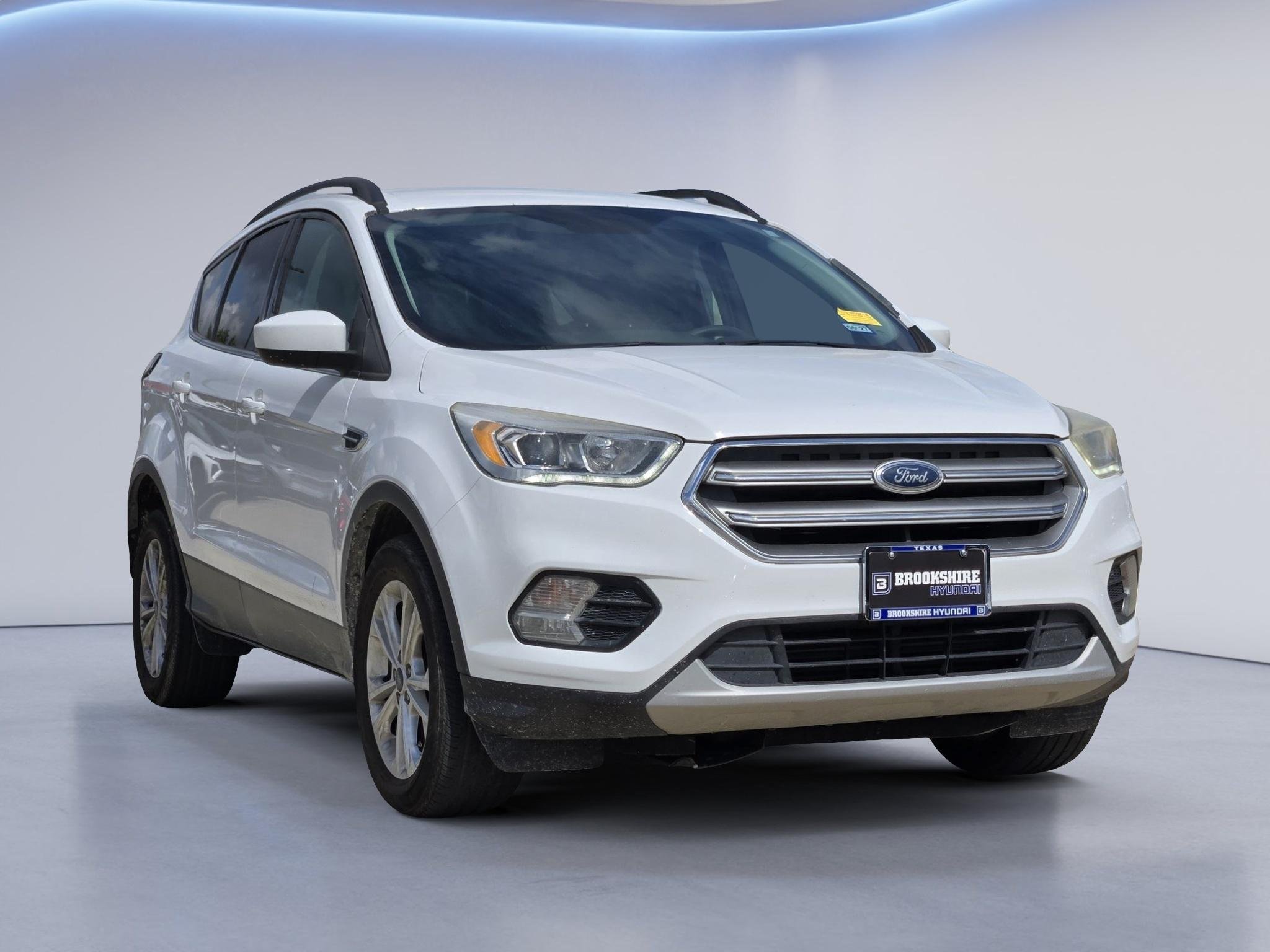 Used 2017 Oxford White Ford SE image 3