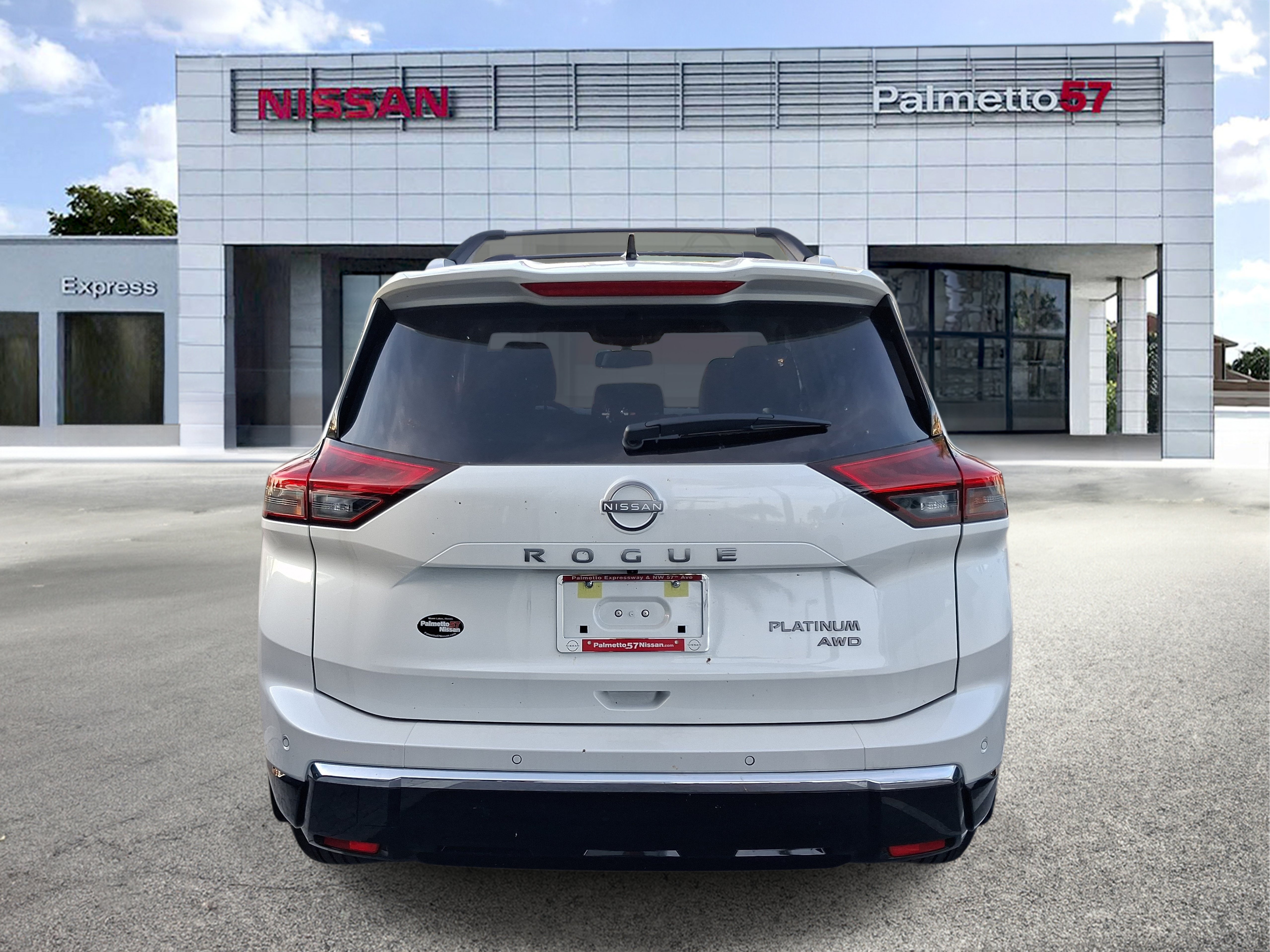 New 2026 Everest White Pearl TriCoat Nissan Platinum image 4