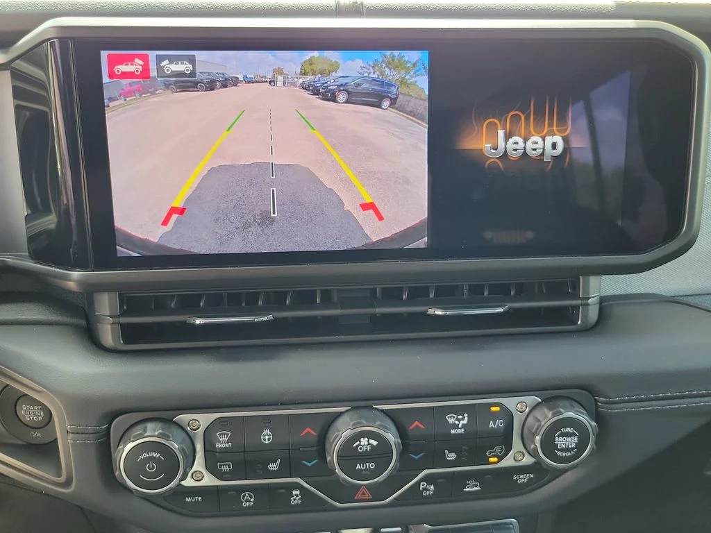 2025 Jeep Wrangler 4-Door Sahara - Photo 26
