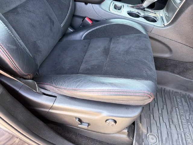 Used 2018 Gray Jeep Trailhawk image 26