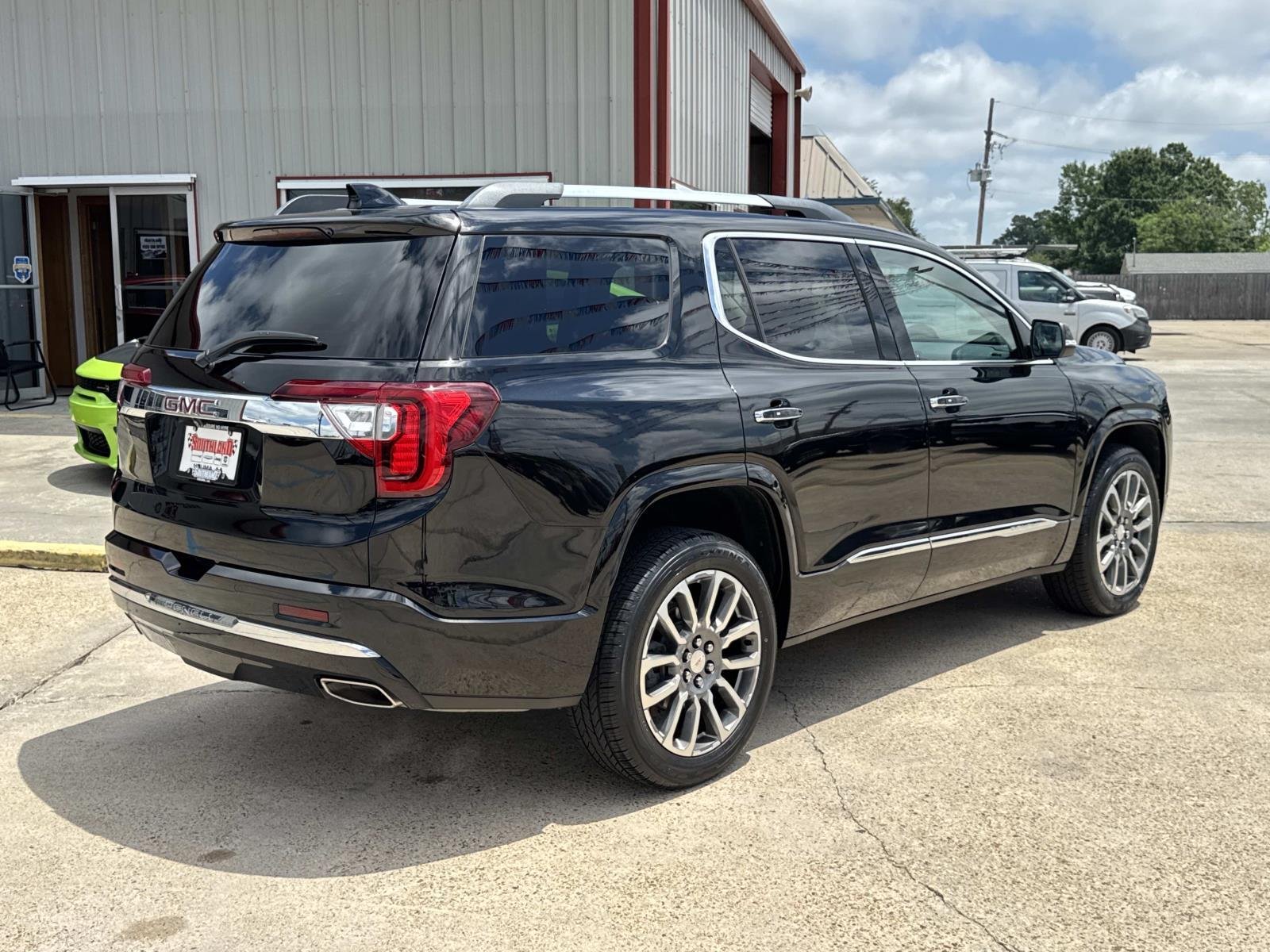 Used 2022 Black GMC Denali image 7