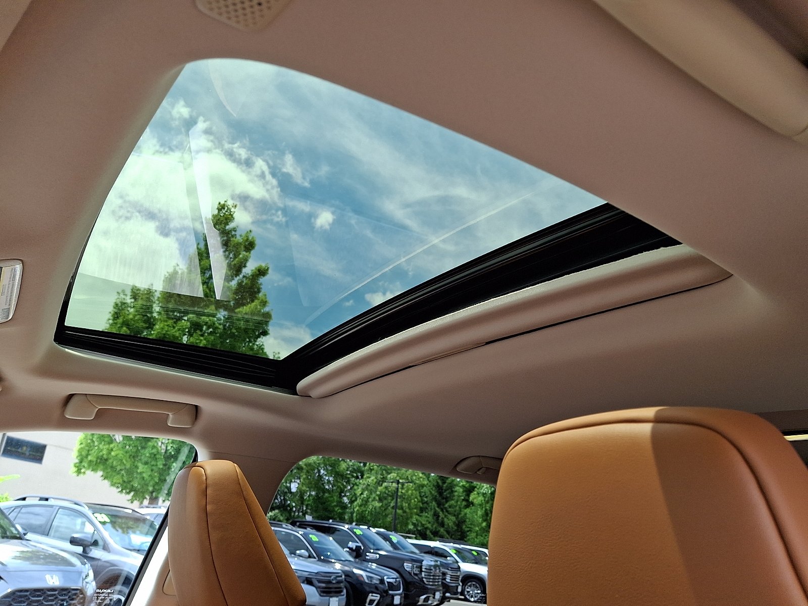Certified Used 2022 CAVIAR Lexus AWD image 15