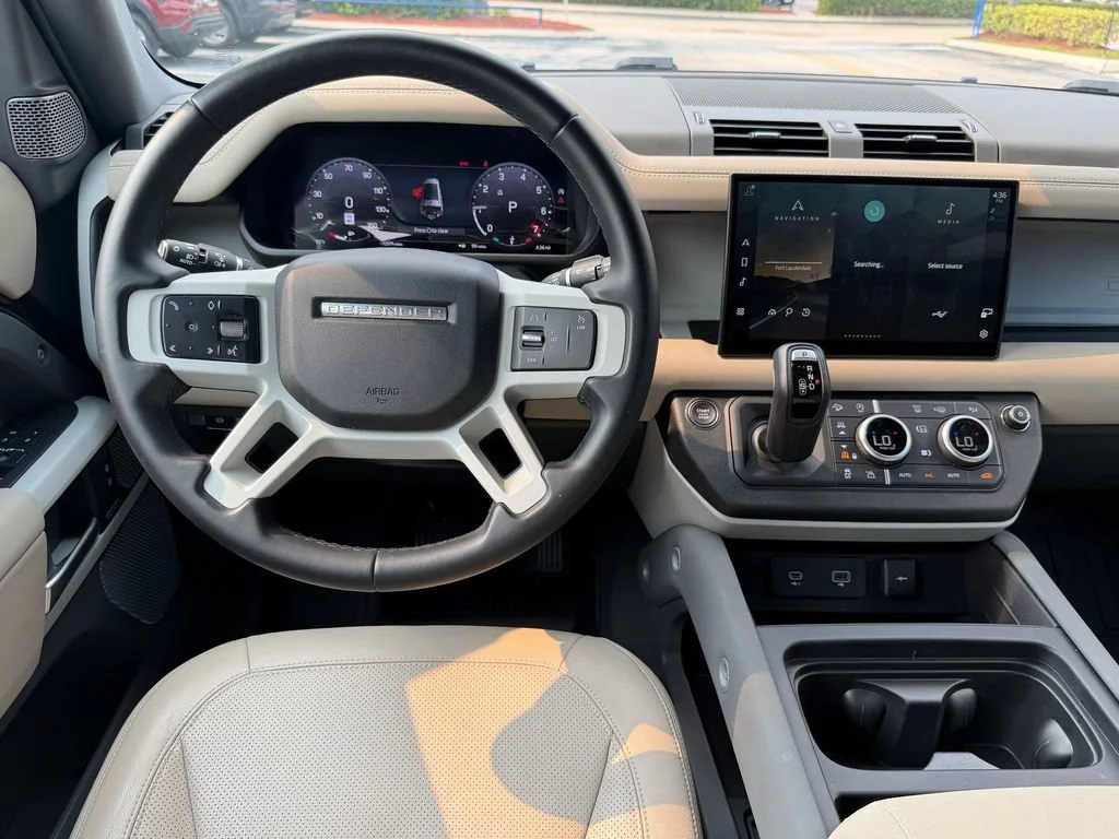 2023 Land Rover Defender SE - Photo 16