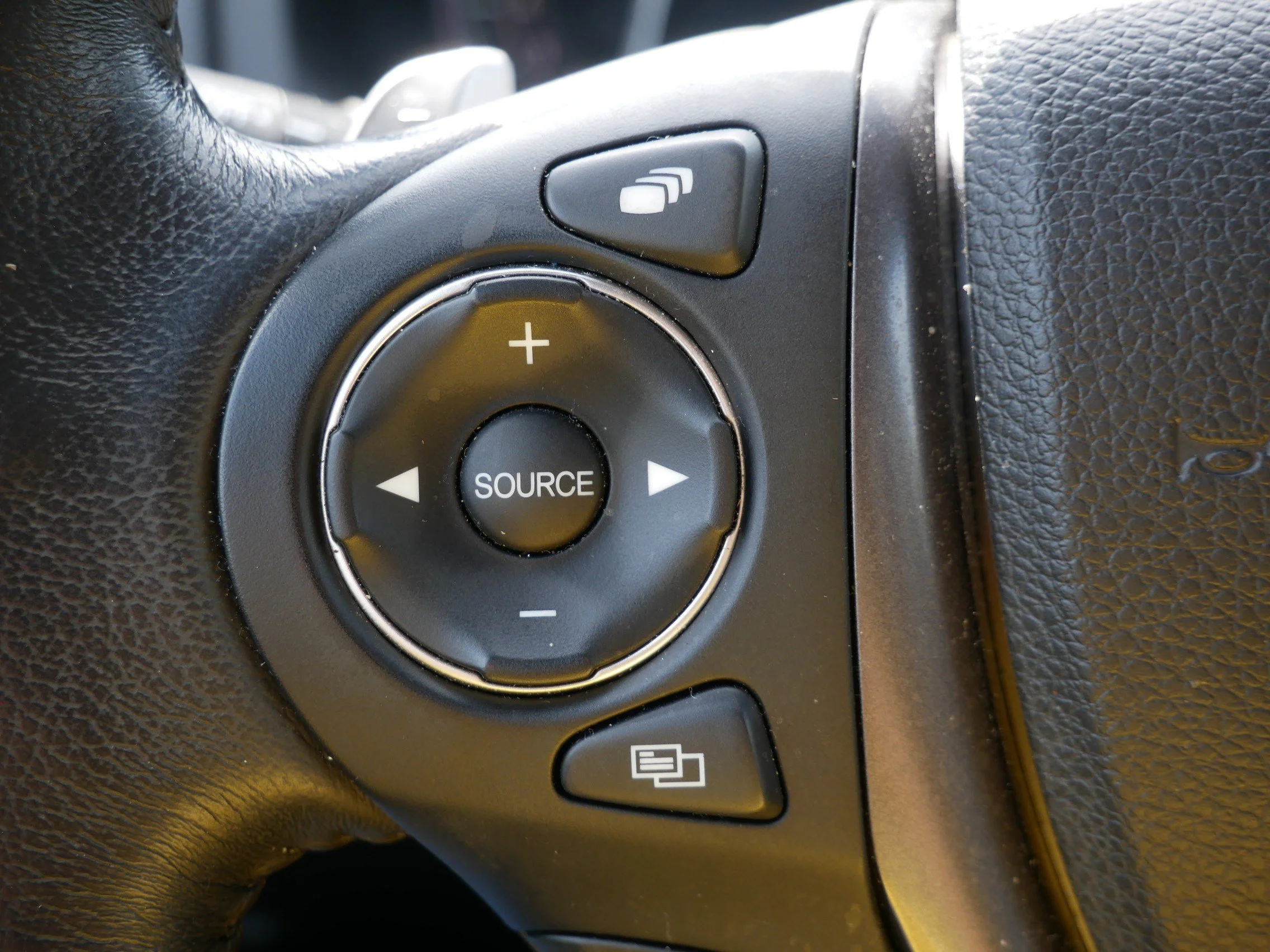 Used 2023 Sonic Gray Pearl Honda RTL-E image 27