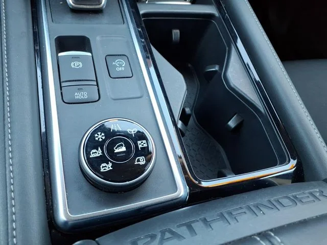 2023 Nissan Pathfinder SV - Photo 21