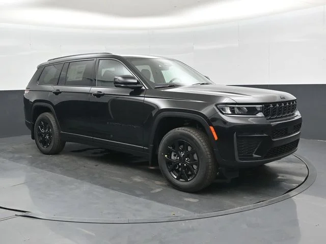 New 2026 Diamond Black Crystal Pearl-Coat Exterior Paint Jeep Altitude image 1