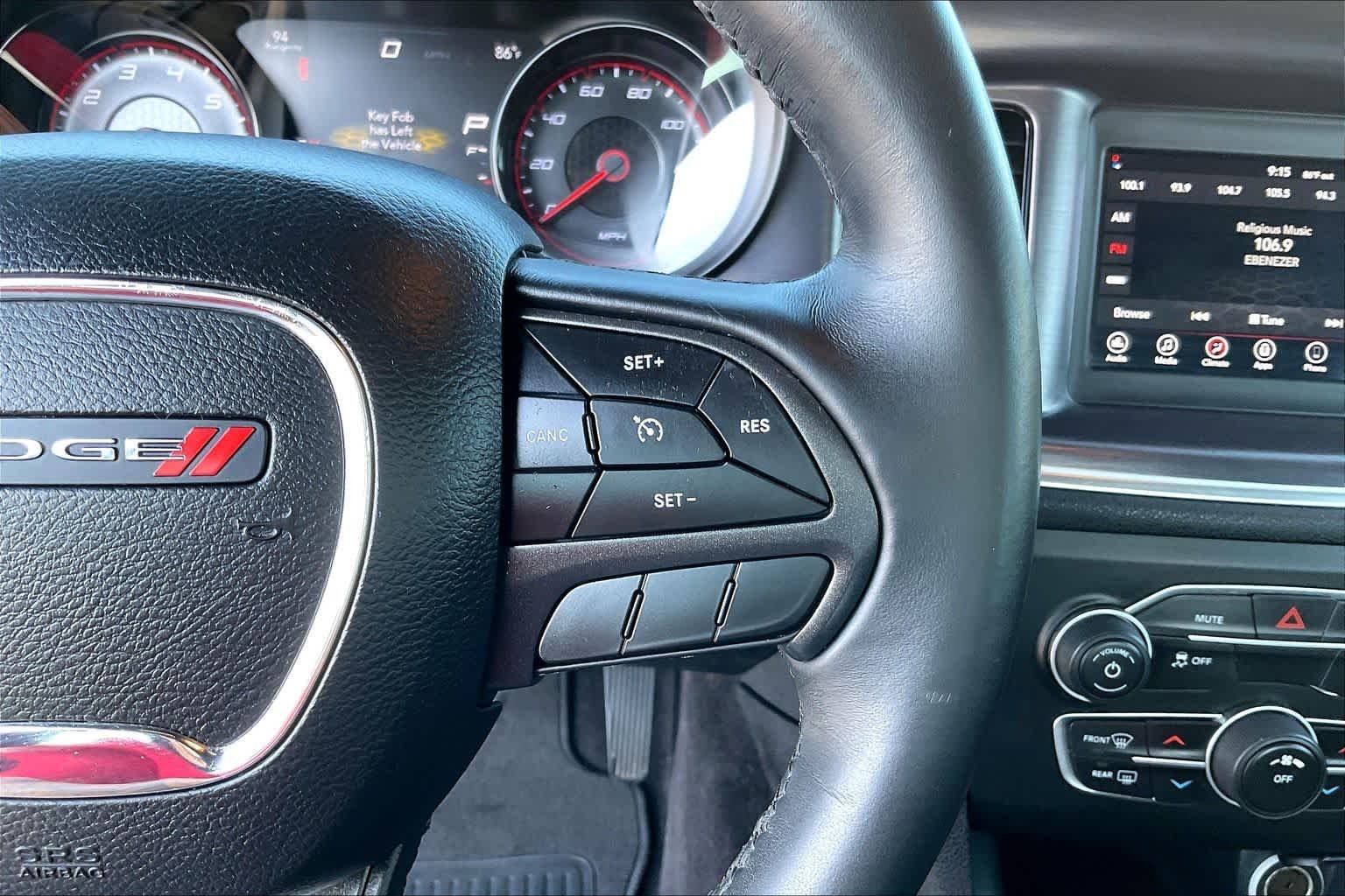 Used 2018 Pitch Black Clearcoat Dodge SXT image 21
