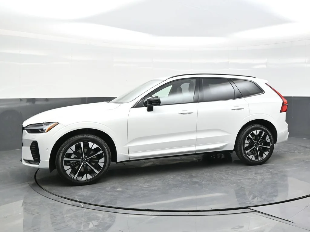 Used 2026 Crystal White Volvo Plus image 3