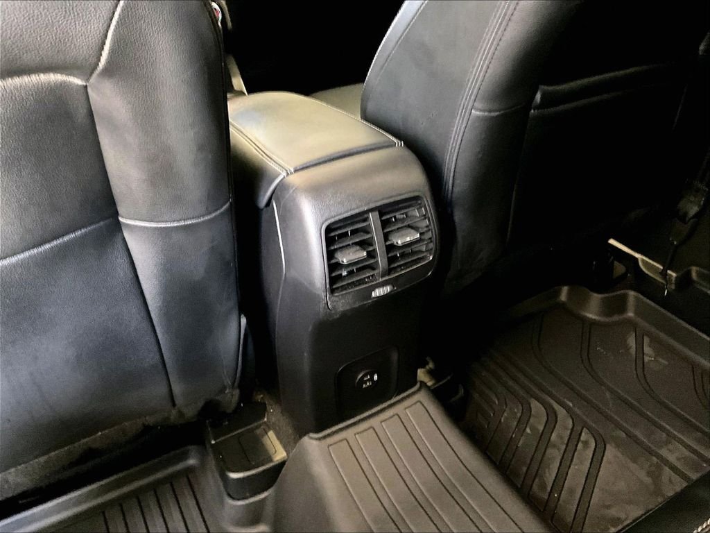 Used 2022 White Ford SEL image 29