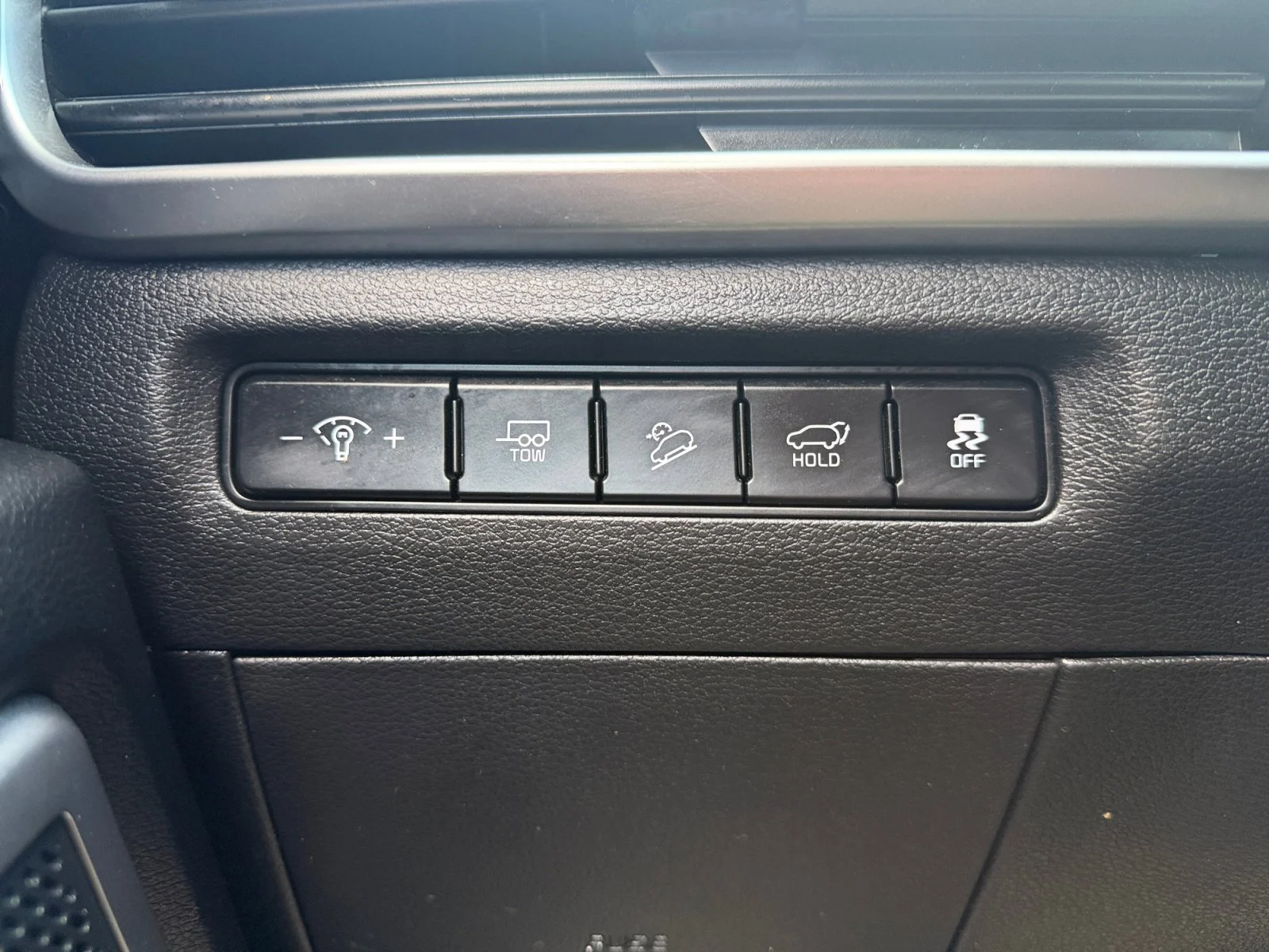 Used 2024 Wolf Gray Kia EX X-Line image 17