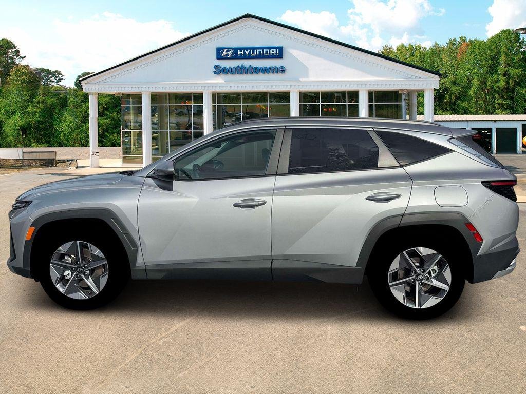 New 2026 Silver Hyundai SEL Premium FWD image 3