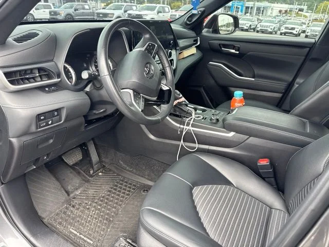 Used 2024  Toyota XSE image 12