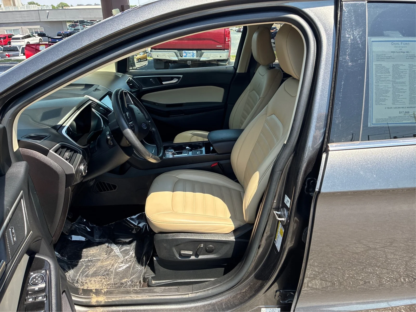 Used 2020 Gray Ford SEL image 9