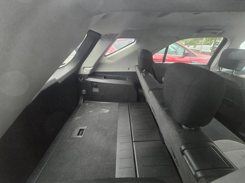 Used 2013 Silver Ice Metallic Chevrolet LT image 7