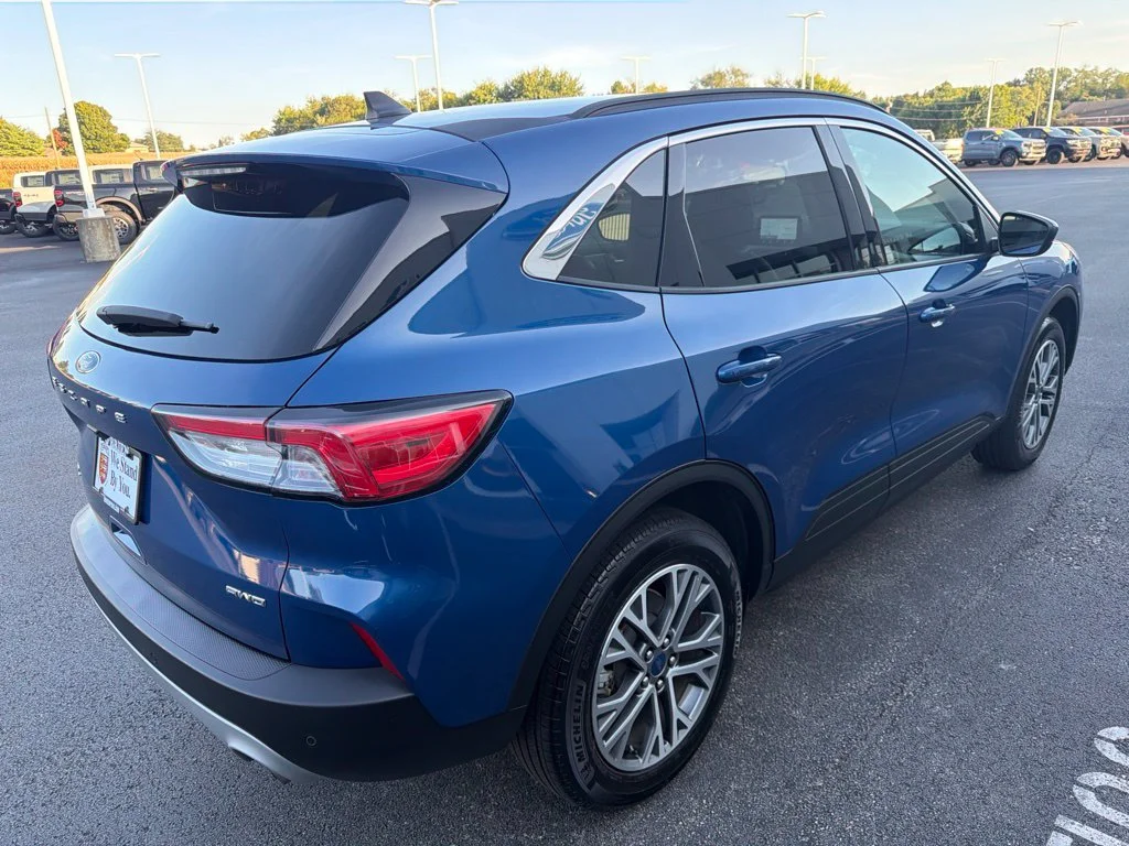 Used 2022 Blue Metallic Ford SEL image 4