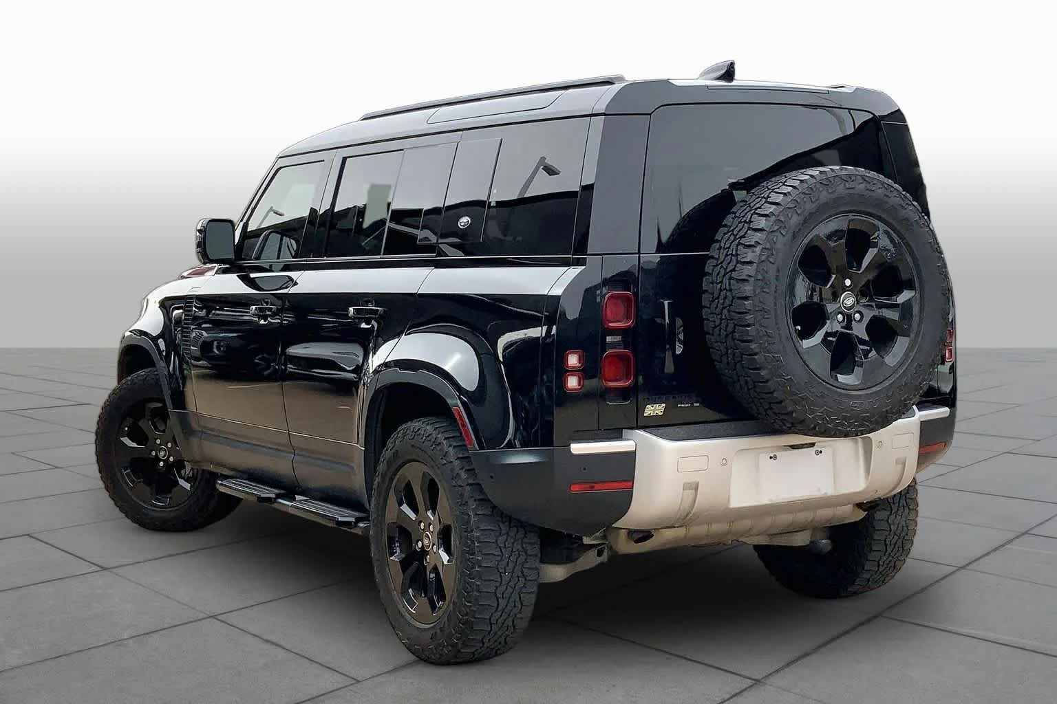 Used 2020 Santorini Black Metallic Land Rover SE image 11