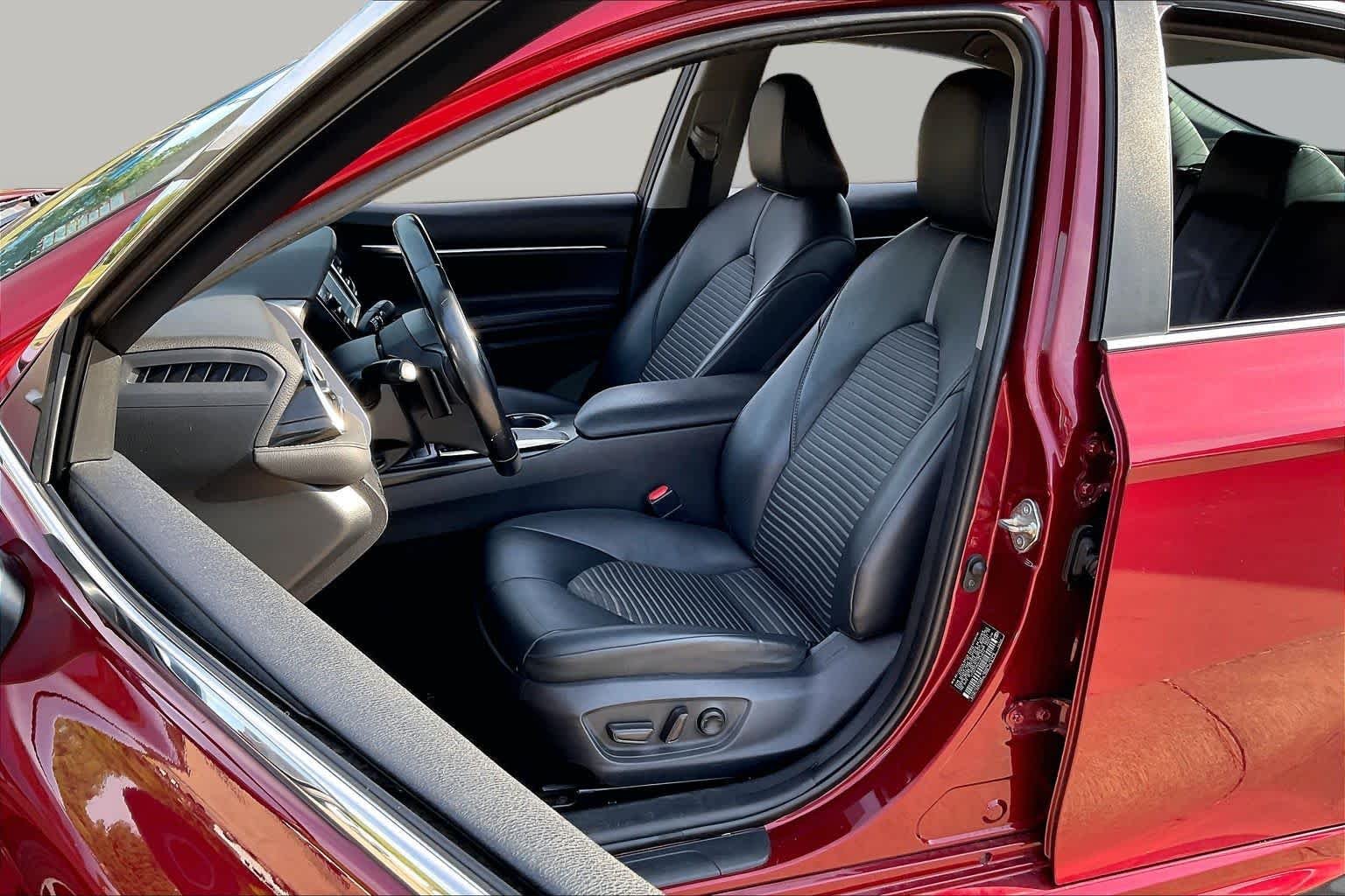 Used 2018 Ruby Flare Pearl Toyota SE image 8