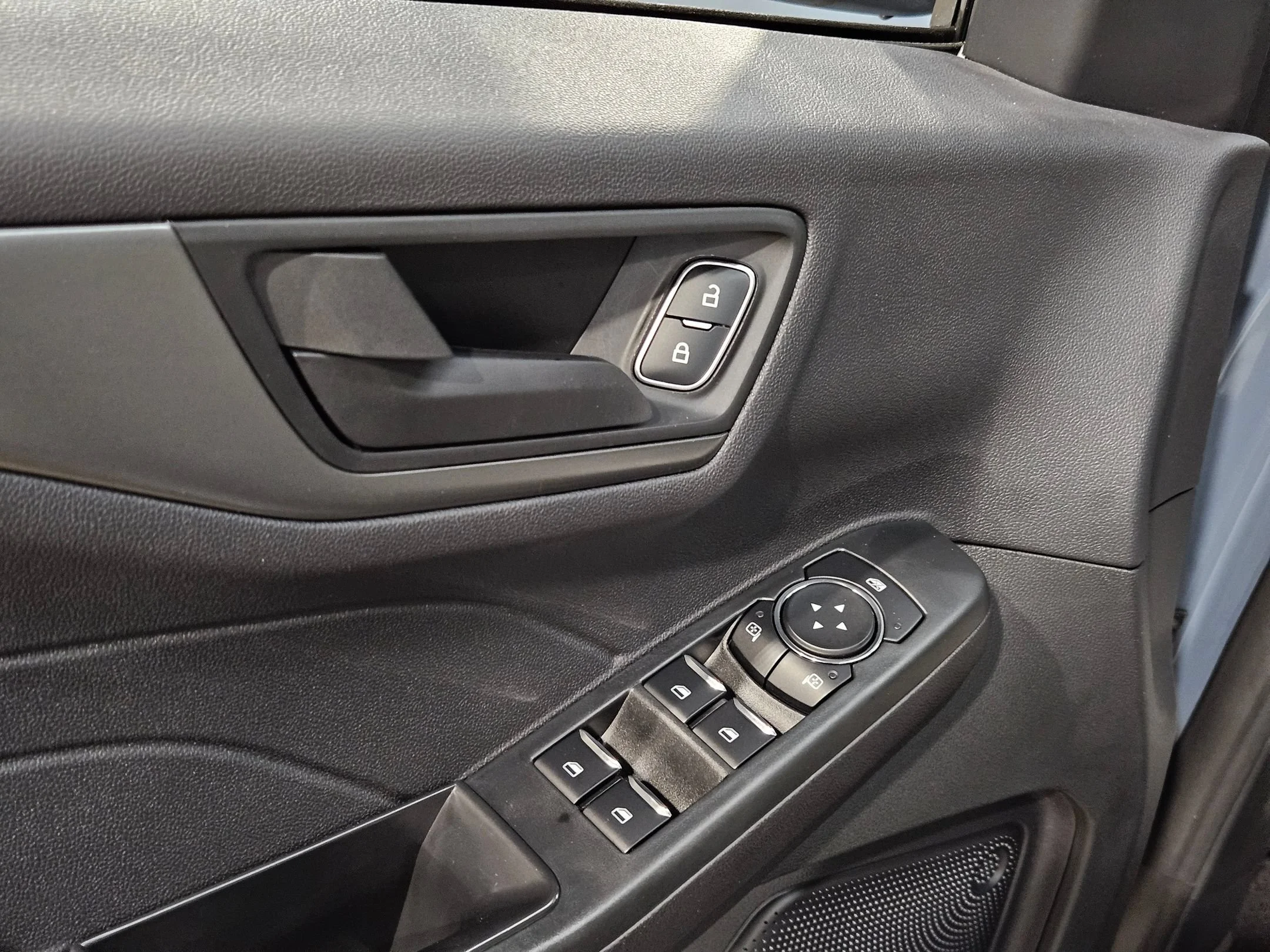 Used 2024 Vapor Blue Metallic Ford Active image 21