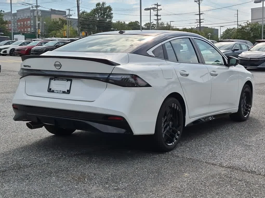New 2027 Aspen White Tricoat/Super Black Nissan SR image 3