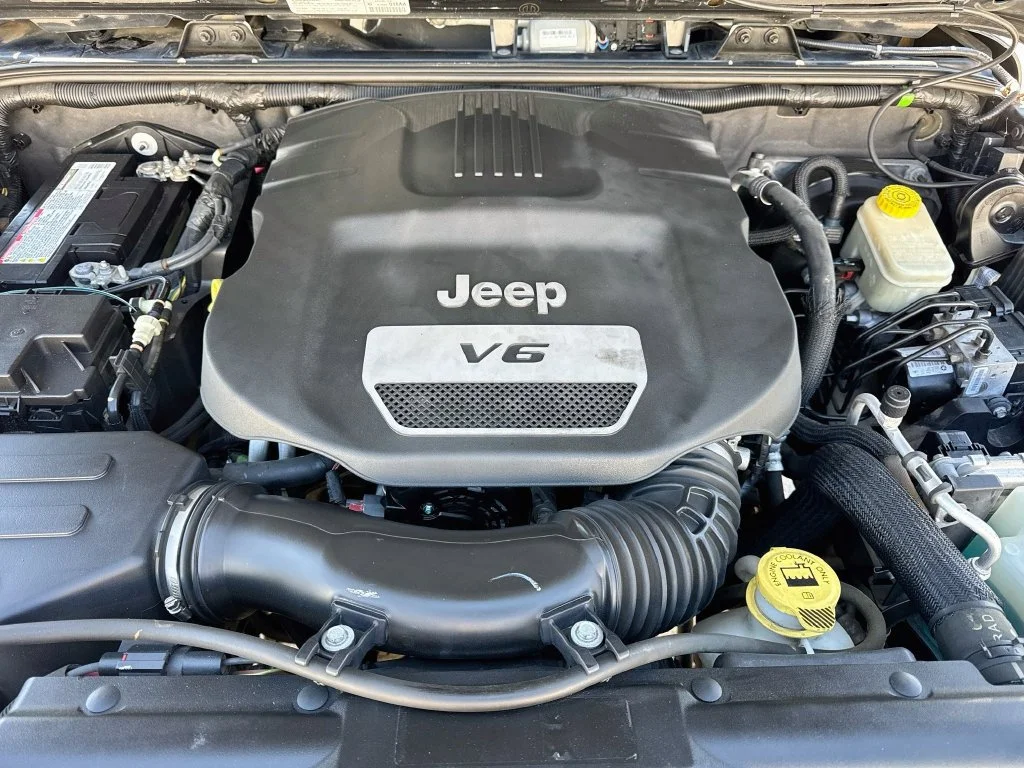 Used 2014 Black Jeep Unlimited Rubicon image 35