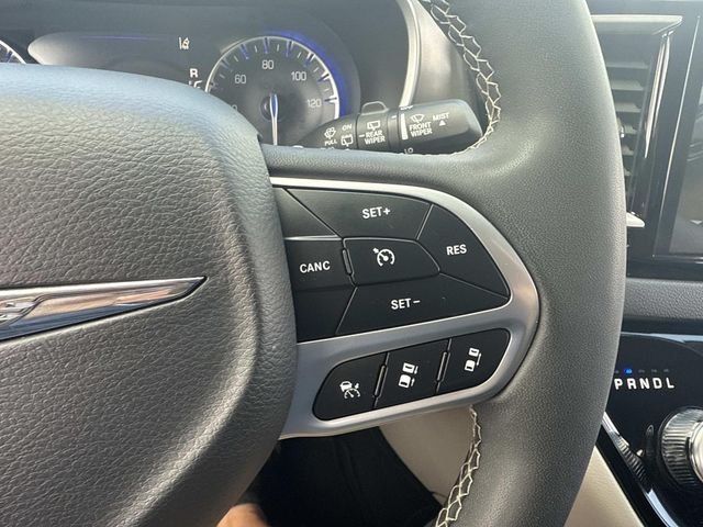 Used 2024 Silver Mist Clearcoat Chrysler Touring L image 29