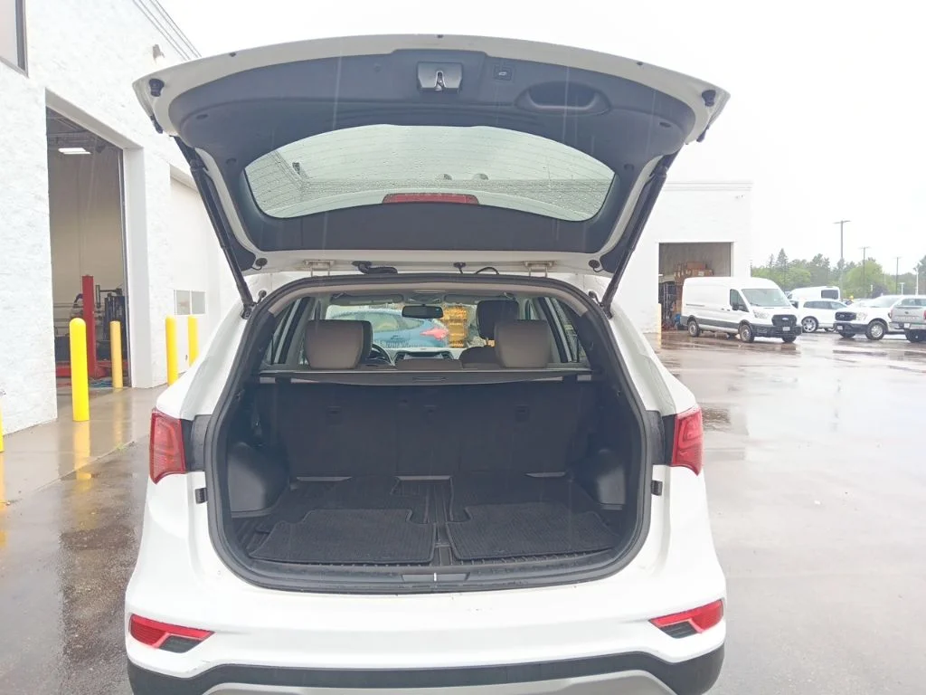 Used 2018 Pearl White Hyundai 2.4 Base image 30