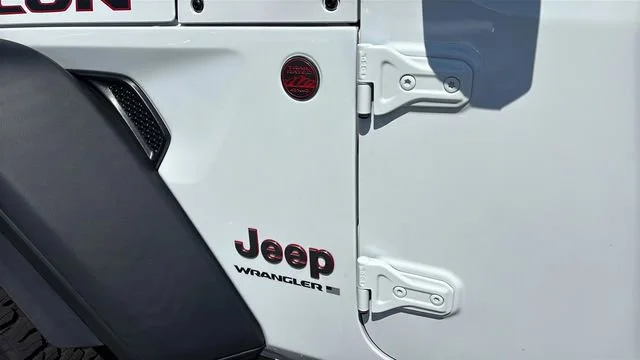 Used 2024 White Jeep 4-Door Rubicon 4x4 image 40
