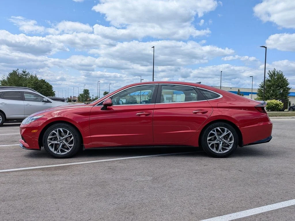 Used 2020 Red Hyundai SEL image 4