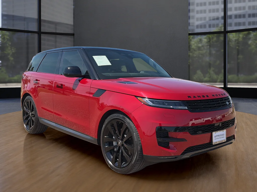 Used 2025  Land Rover SE image 10