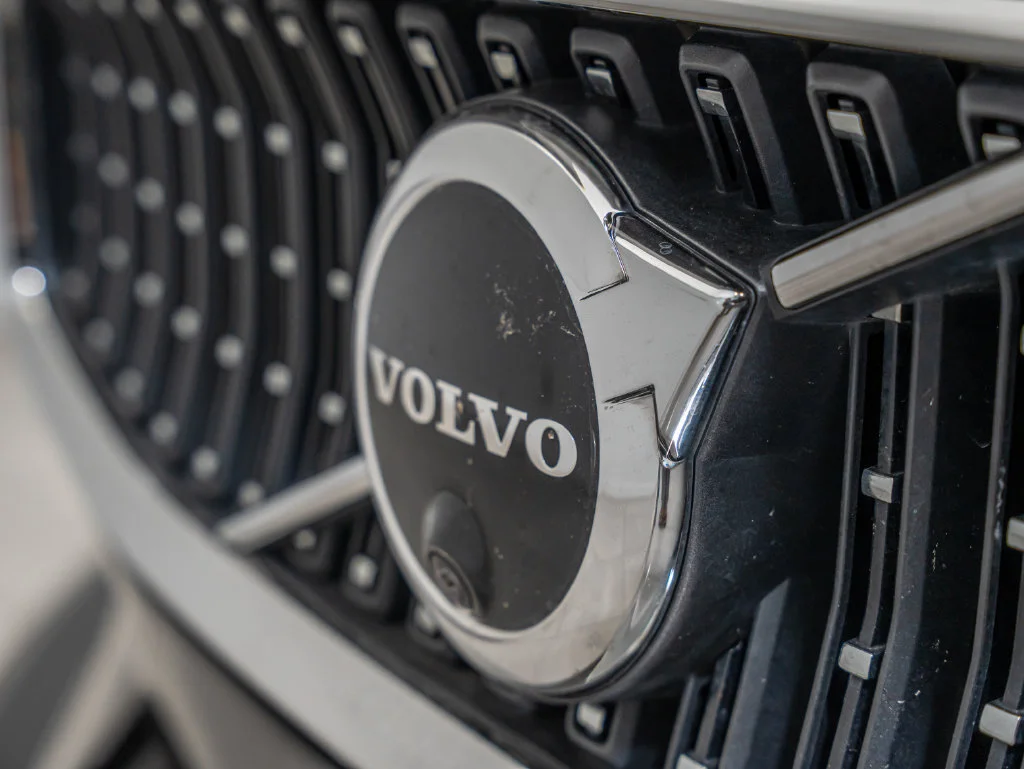 Used 2023 Onyx Black Metallic Volvo B5 Plus image 3