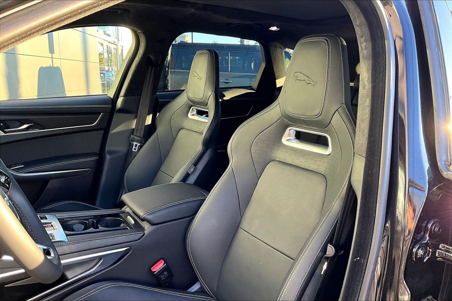 2026 Jaguar F-Pace R-Dynamic S - Photo 9