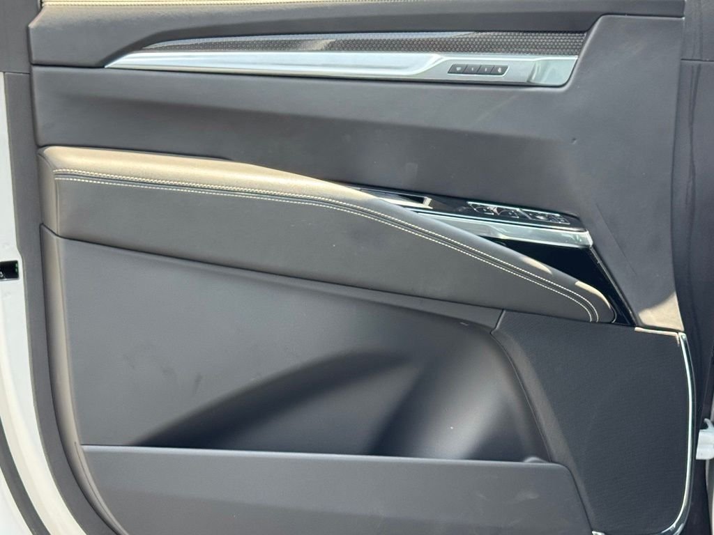 Used 2025 White Cadillac V-Series image 16