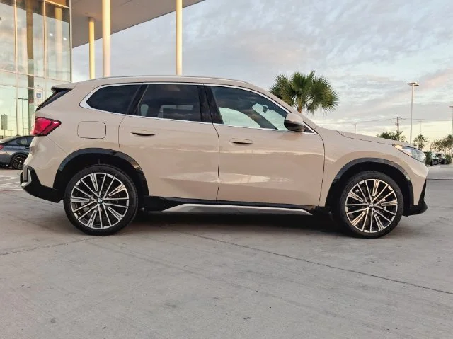 New 2027 Dune Grey Metallic BMW xDrive28i image 8